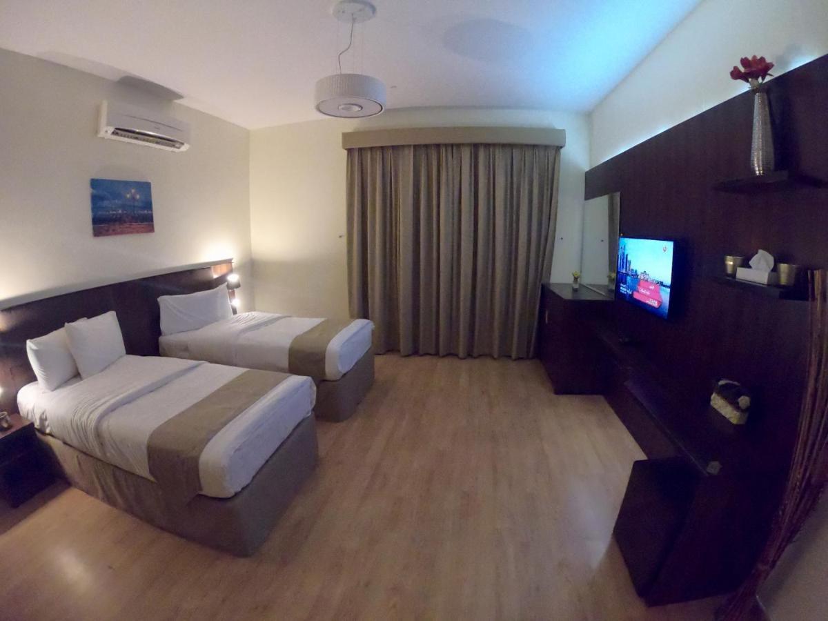Weekend Hotel & Apartments Muscat Exterior photo
