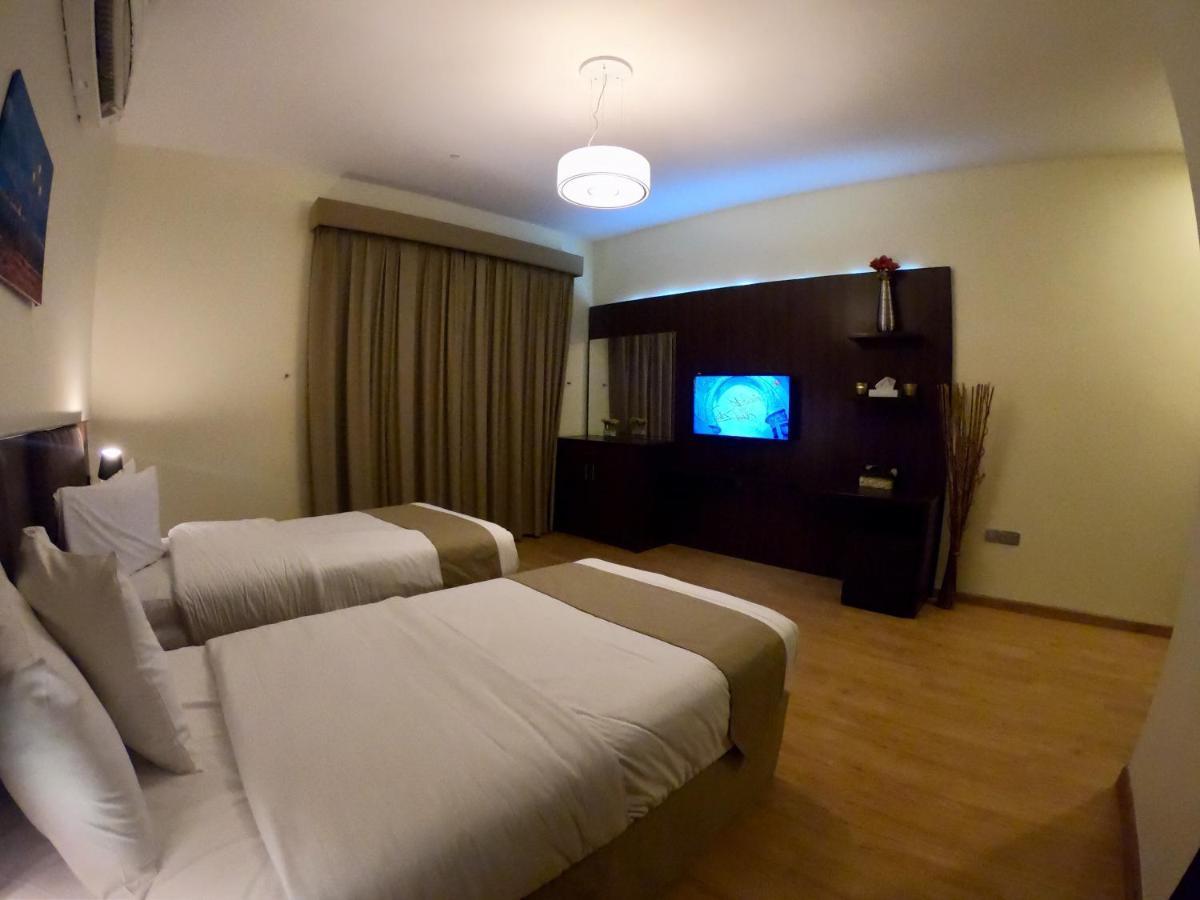 Weekend Hotel & Apartments Muscat Exterior photo