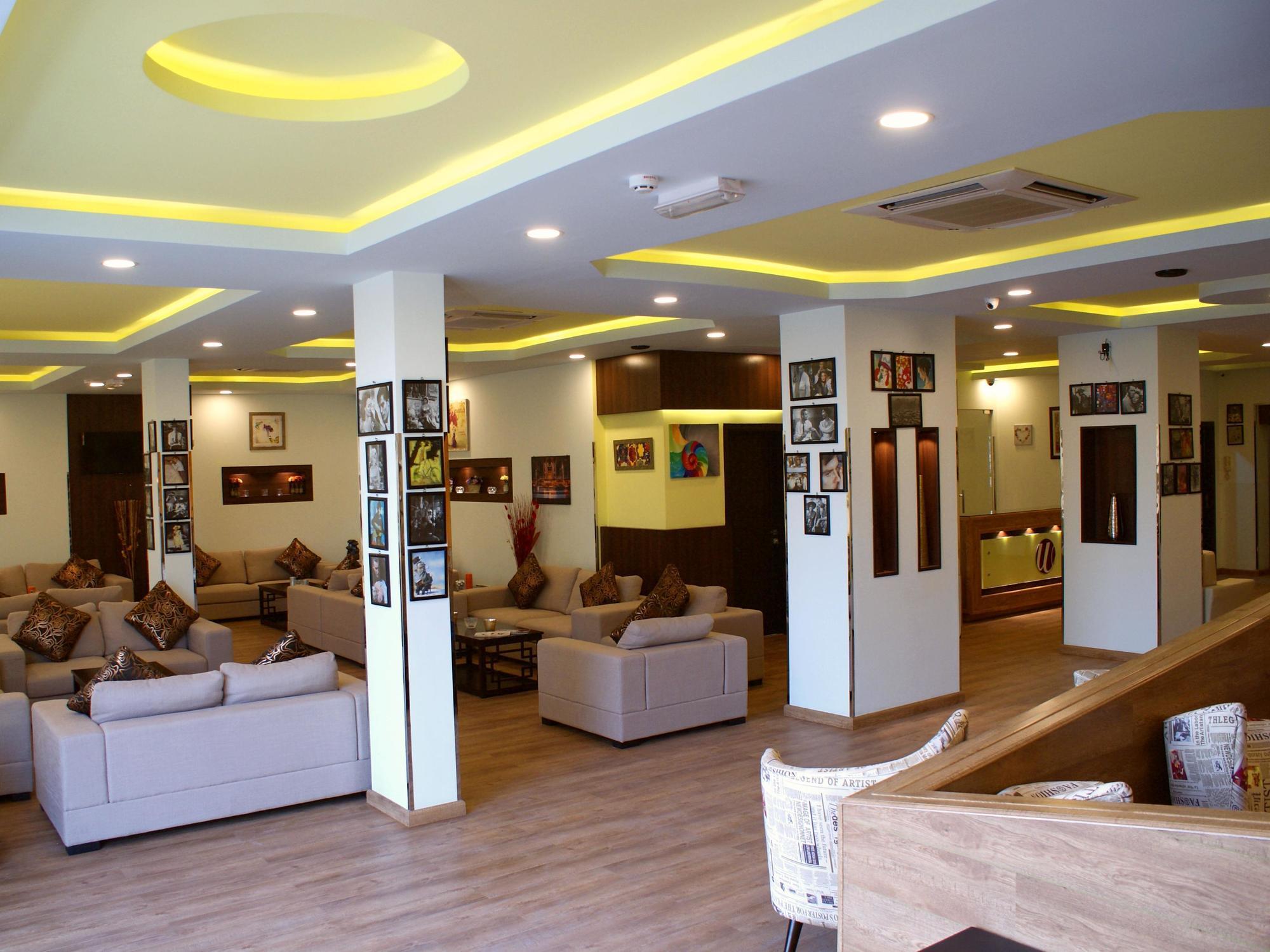 Weekend Hotel & Apartments Muscat Exterior photo