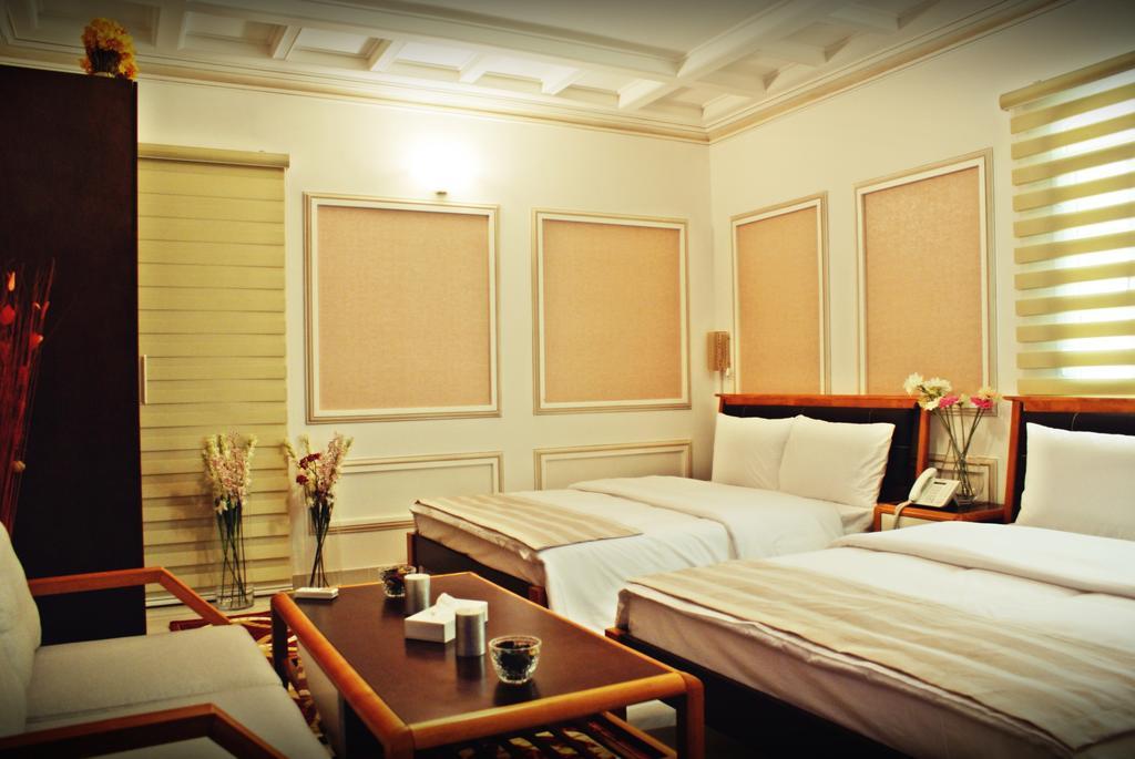 Weekend Hotel & Apartments Muscat Exterior photo