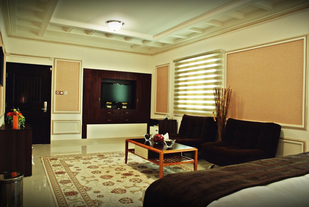Weekend Hotel & Apartments Muscat Exterior photo