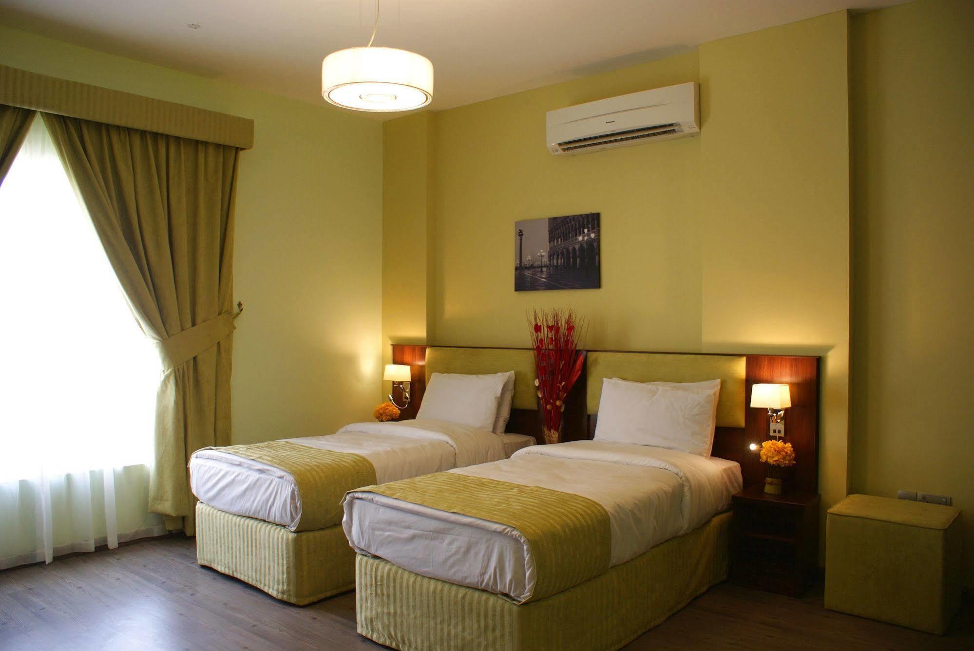Weekend Hotel & Apartments Muscat Exterior photo