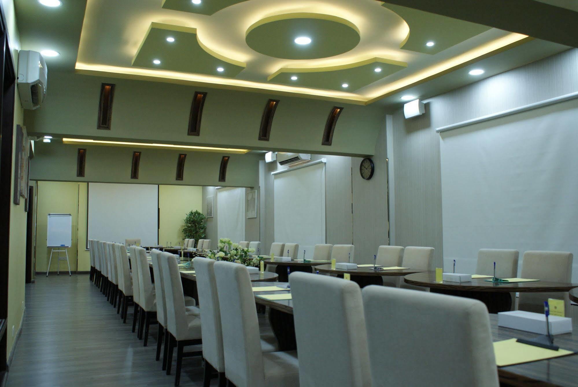 Weekend Hotel & Apartments Muscat Exterior photo