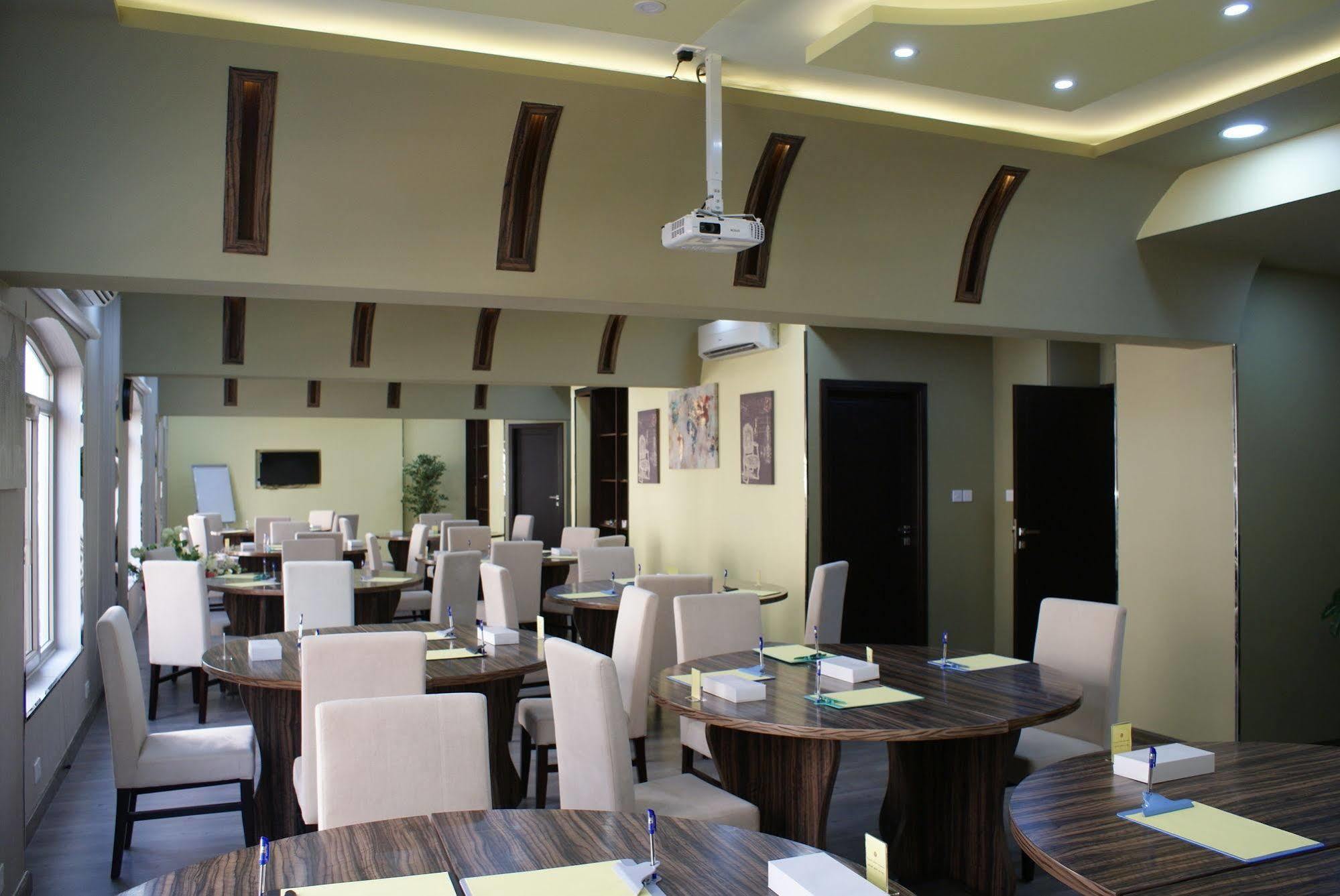 Weekend Hotel & Apartments Muscat Exterior photo